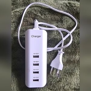 European standard TYPE C White Multi-Port USB Charger